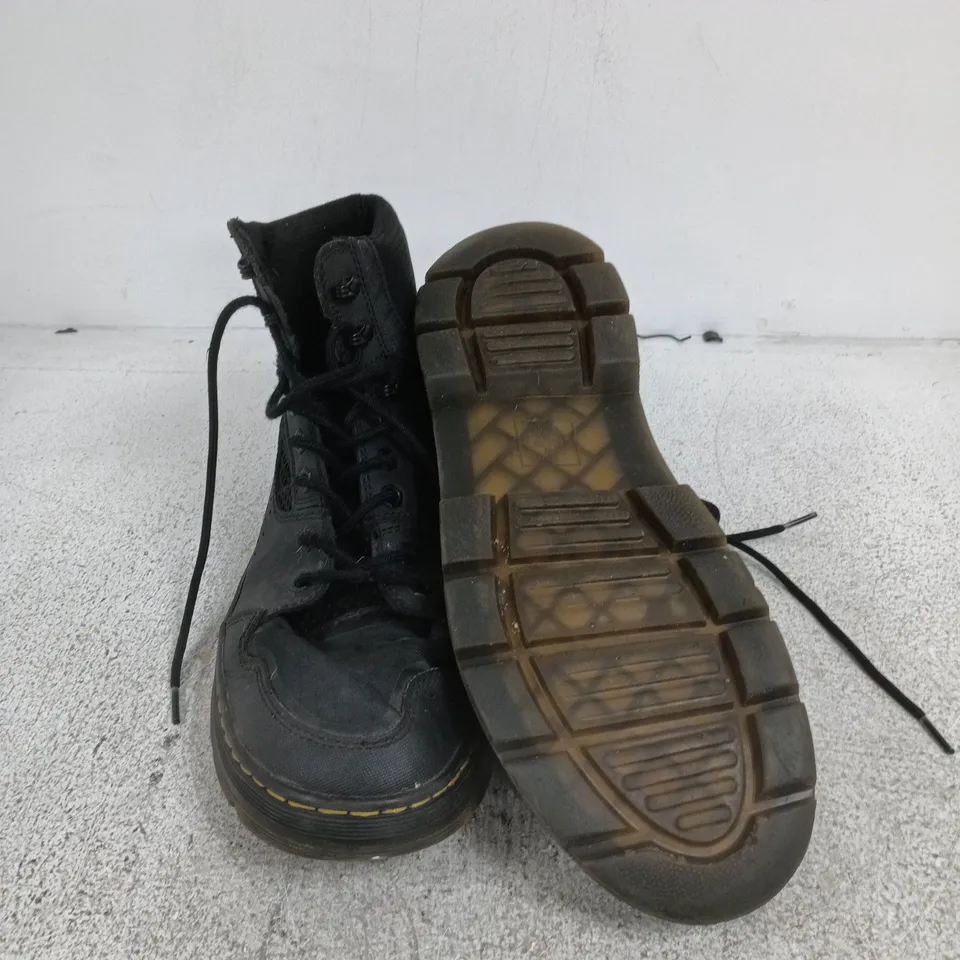 DR MARTENS BLACK LEATHER BOOTS UK 11
