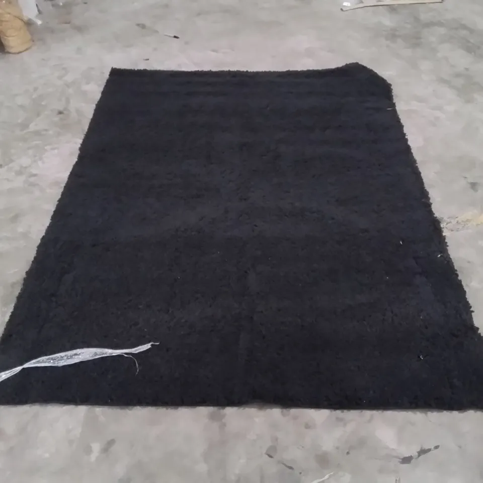 QUALITY DESIGNER AREA RUG - APPROXIMATELY 220X160