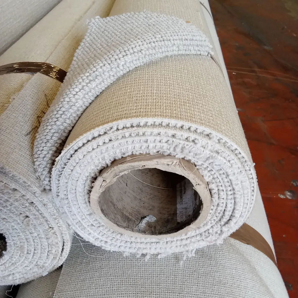 ROLL OF QUALITY BEACHCOMBER SEASHELL CARPET // APPROX SIZE: 4 x 3.88m