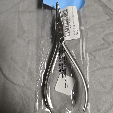APPROXIMATELY 17 DENTAL HAND INSTRUMENTS – STAINLESS STEEL