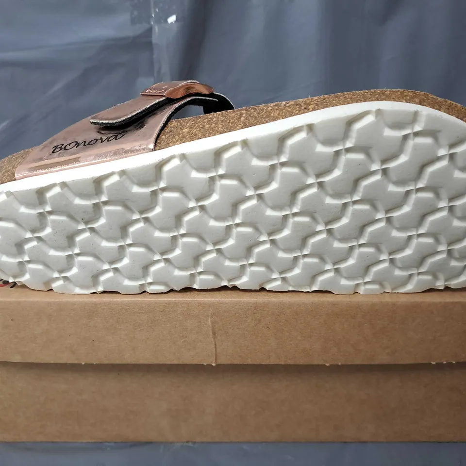 BOXED PAIR OF BONOVA SANDALS - SIZE 6