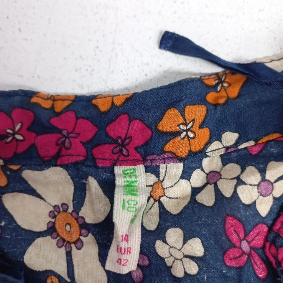 DENIM CO FLORAL BLUE TOP – UK 14 (EU 42)