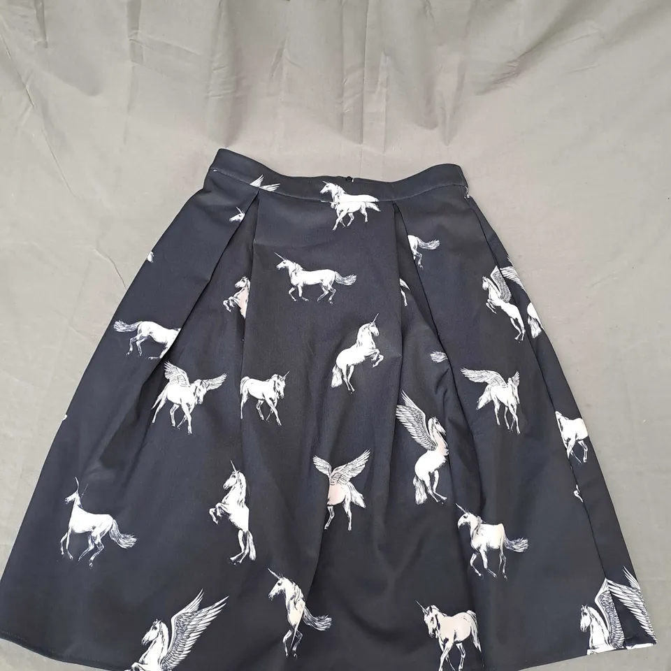 SUGARHILL UNICORN PRINT PLEATED SKIRT IN BLACK SIZE 12