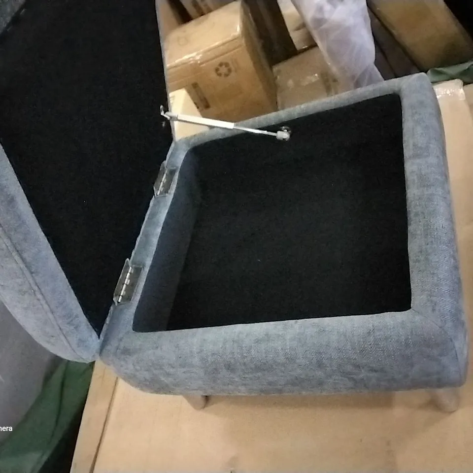 BOXED UPHOLSTERED FOOTREST WITH STORAGE  IN GREY
