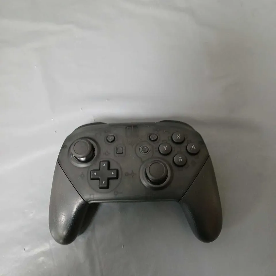 NINTENDO SWITCH PRO CONTROLLER BLACK