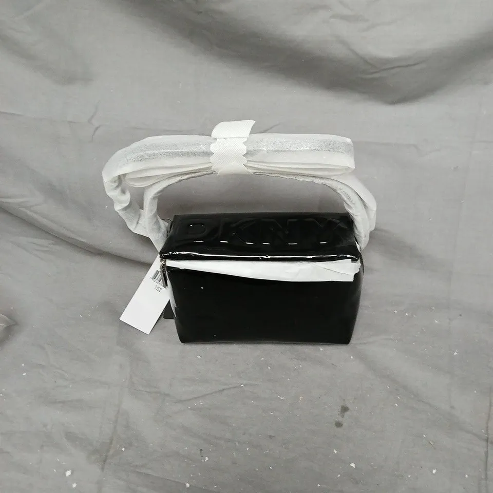 DKNY BLACK PATENT LEATHER HANDBAG WITH TAGS