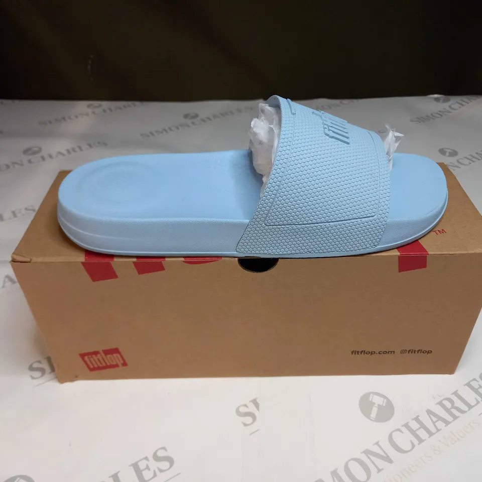 BOXED PAIR OF FITFLOP IQUISHION SLIDES IN SKY BLUE - UK 6