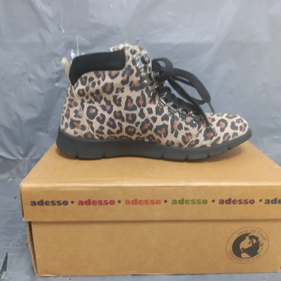 ADESSO AINSLEY BOOTS LEOPARD PRINT SIZE 5