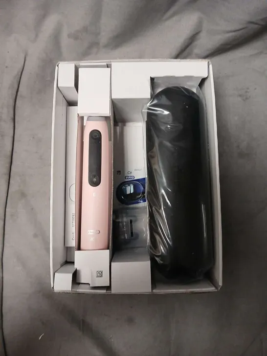 Lot 5159: ORAL-B IO SERIES 5 ELECTRIC TOOTHBRUSH – PINK, BOXED ...