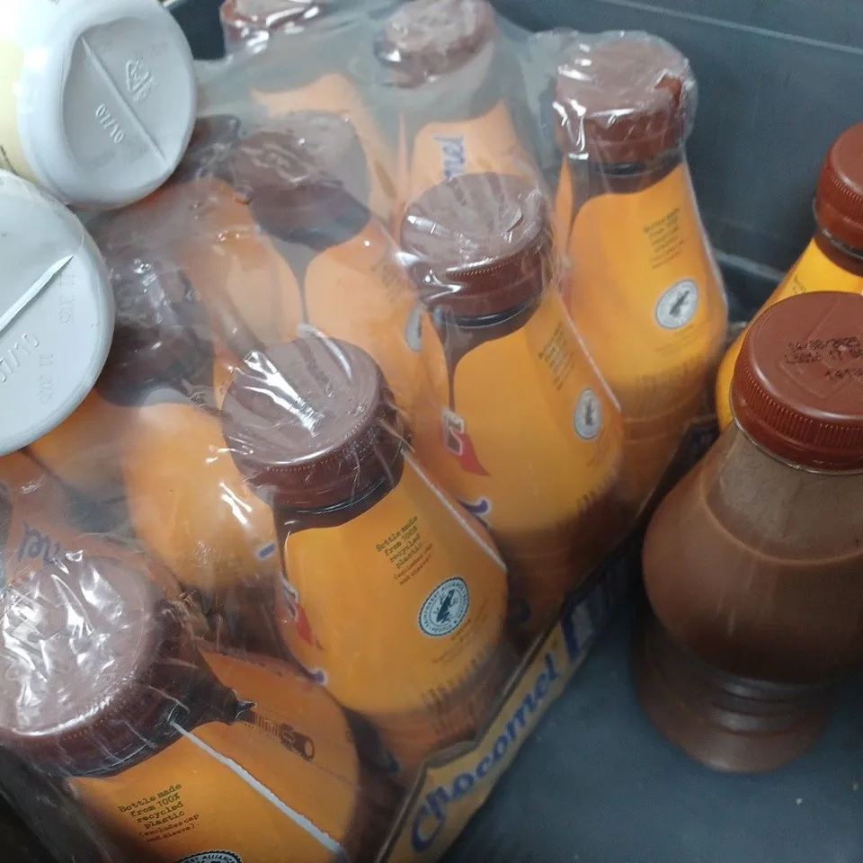 APPROXIMATELY 18 ASSORTED FOOD AND DRINK ITEMS TO INCLUDE CHOCOMEL, TORRES, ENSURE, ETC - COLLECTION ONLY