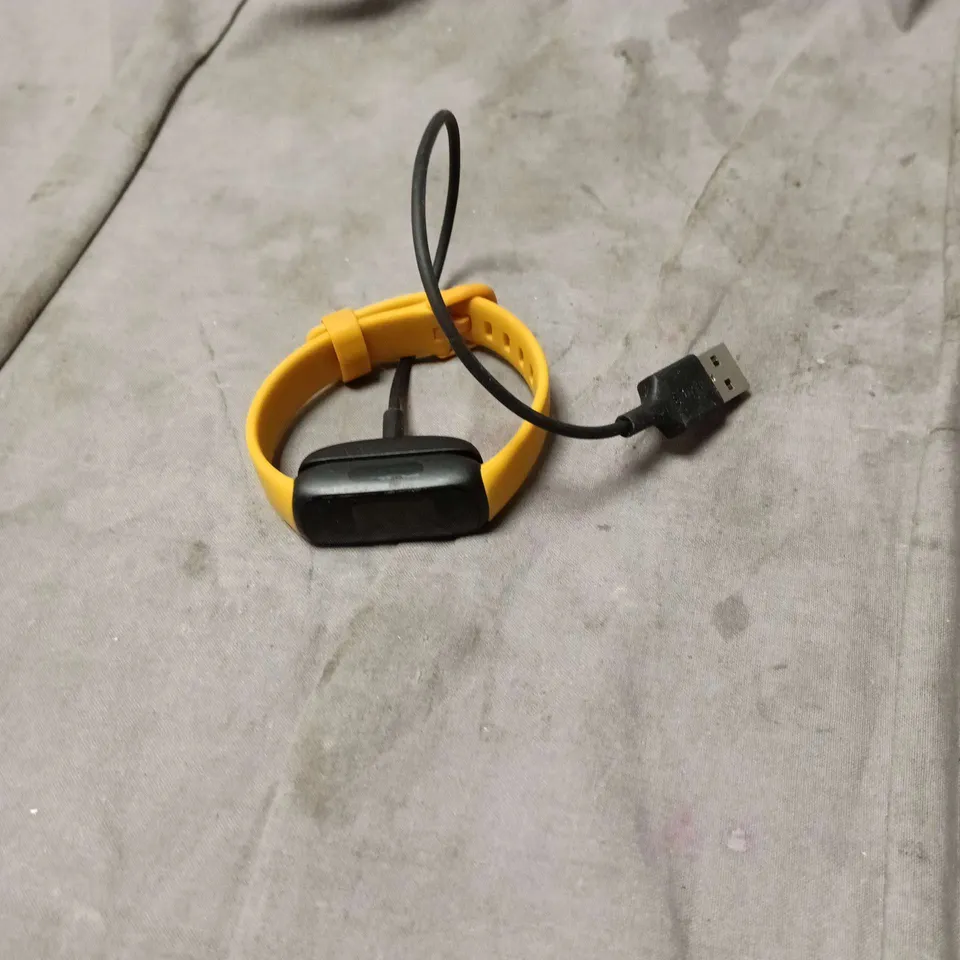 FITBIT INSPIRE 3 HEALTH AND FITNESS TRACKER IN YELLOW/ORANGE. UNBOXED