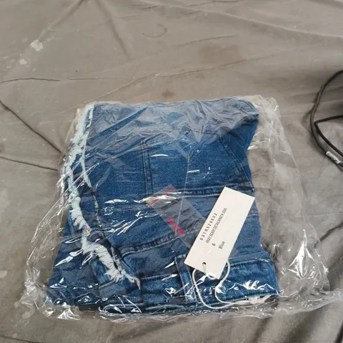BOX OF APPROXIMATELY 15 PAIRS OF URBAN BLISS FRAY SEAM DETAILWRATH JEAN - SIZE 8