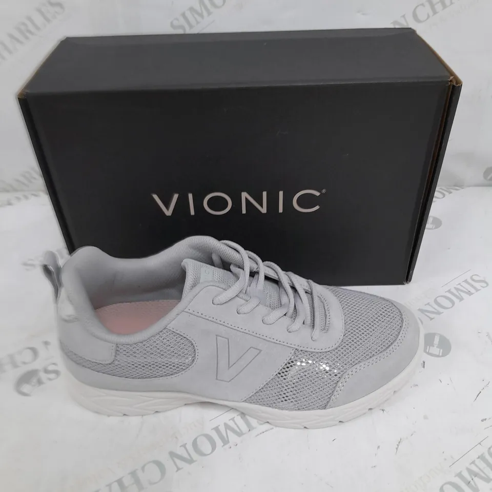 BOXED PAIR OF VIONIC GREY/PINK MESH TRAINERS SIZE 6 