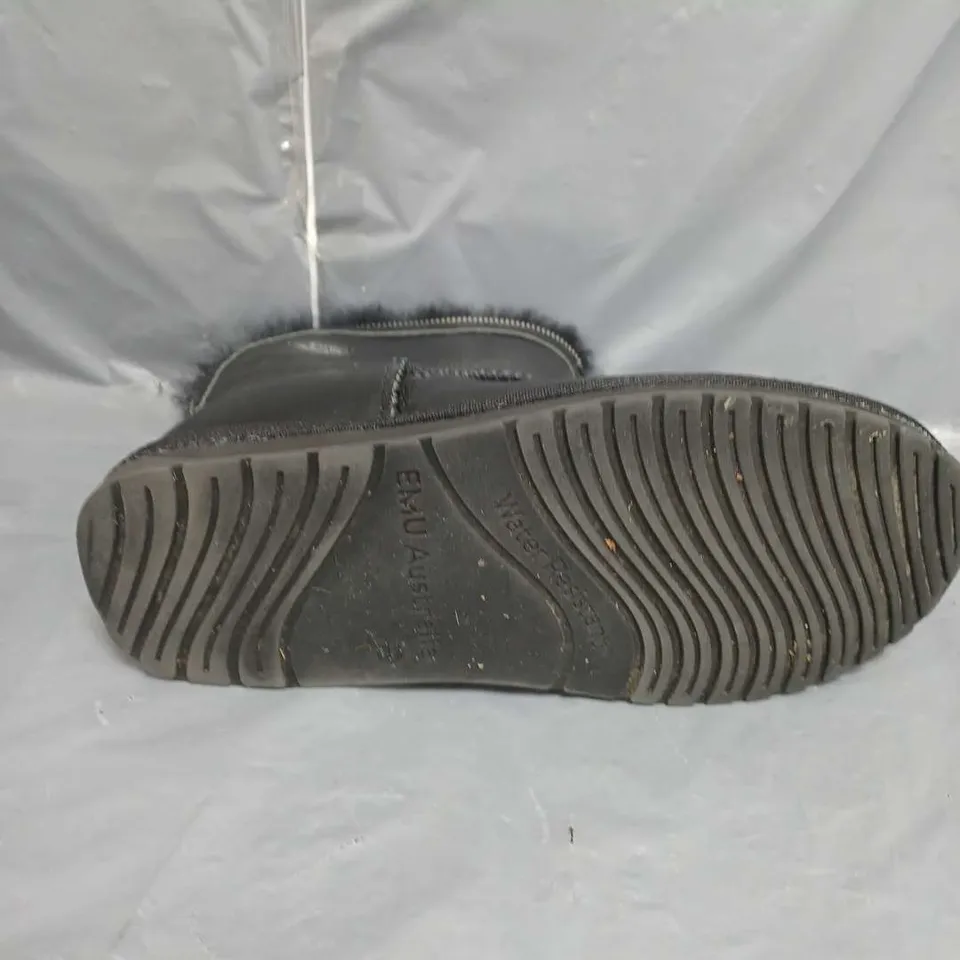 EMU FLEECE LINED BLACK WATER RESISTANT ANKLE BOOTS SIZE 7