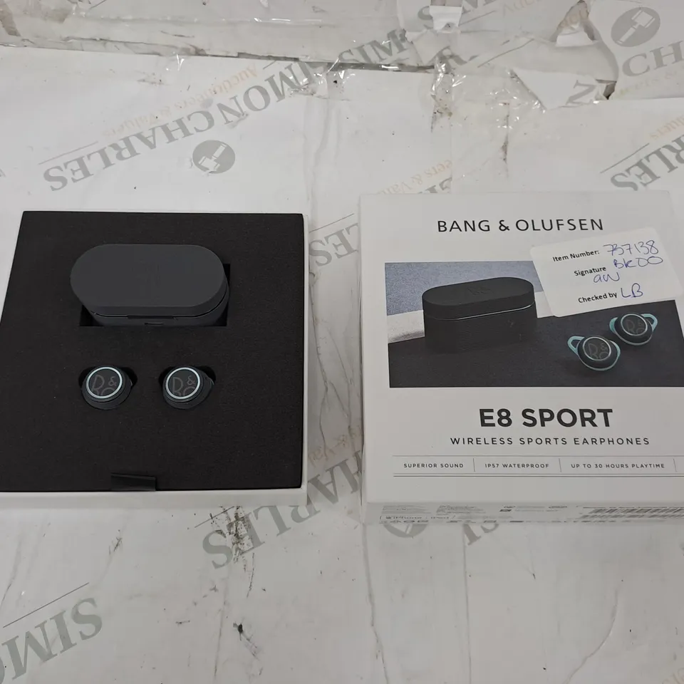 BOXED BANG & OLUFSEN BEOPLAY E8 SPORT TWS EARPHONES IN BLACK