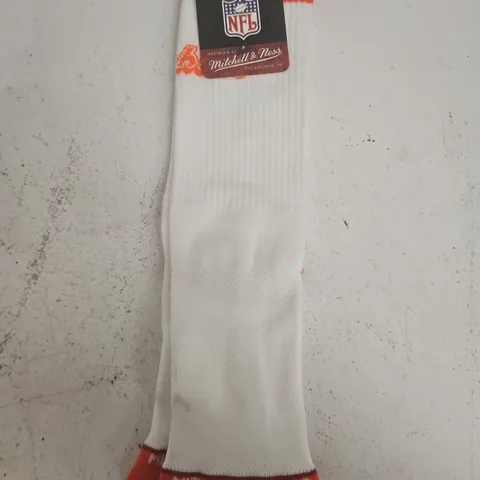 MITCHELL & NESS NFL CREW SOCKS β WHITE/ORANGE, SIZE S/M, 1 PAIR