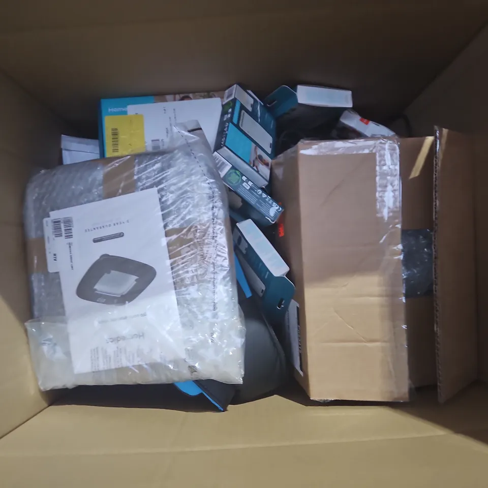 APPROXIMATELY 20 ASSORTED ITEMS TO INCLUDE HOMEDICS UNIVERSAL CONTROLLER, WAKEBAND, SHIATSU PILLOW, ETC