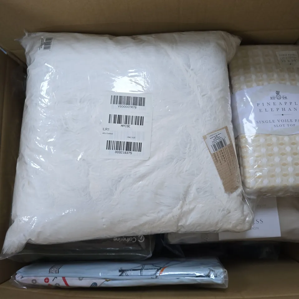 APPROXIMATELY 10 ASSORTED HOUSEHOLD ITEMS TO INCLUDE CUSHIONS, CL KIDS DUVET SET, CL BLACKOUT CURTAINS, ETC
