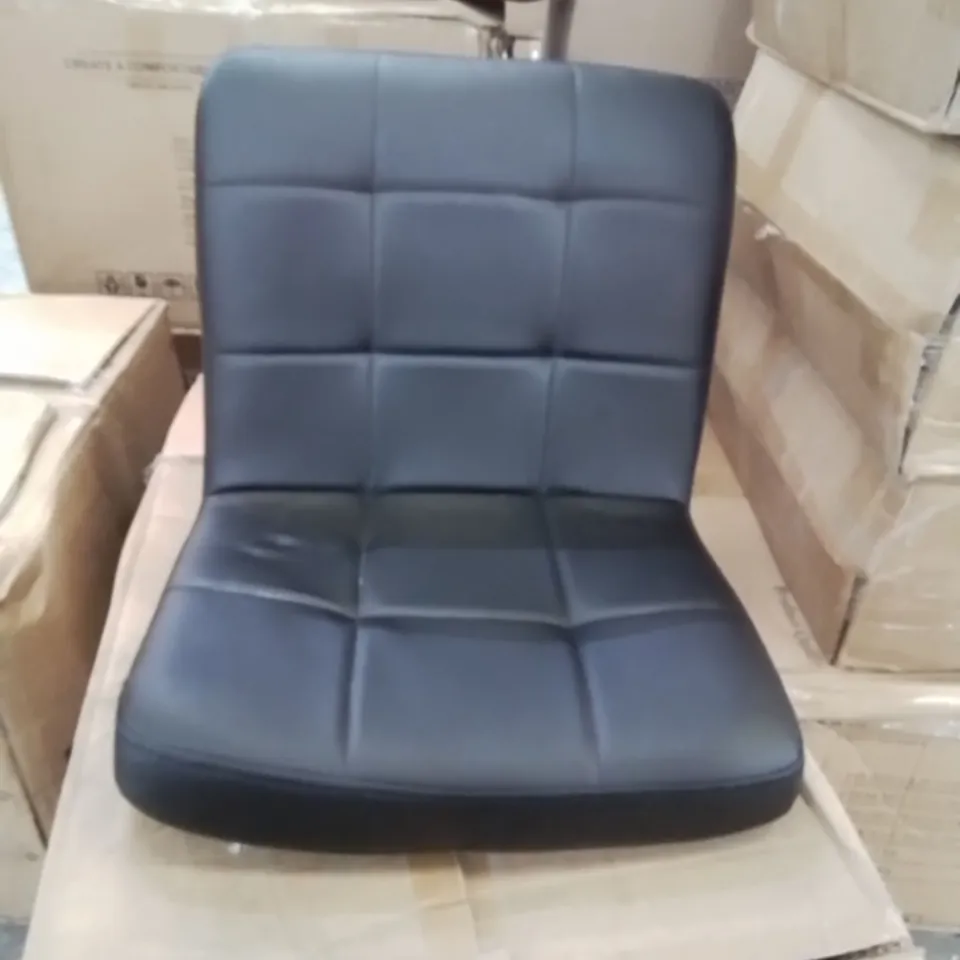A BOXED PAIR OF BLACK FAUX LEATHER UPHOLSTERED HEIGHT ADJUSTABLE SWIVEL STOOL