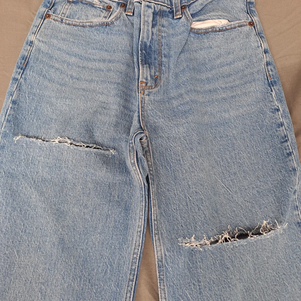 ABERCROMBIE & FITCH THE 90S RELAXED HIGH RISE JEANS IN BLUE SIZE 28/6R