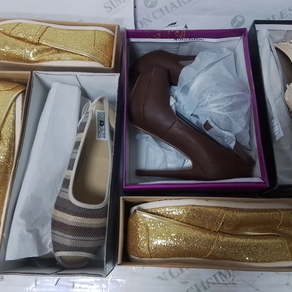 LOT OF 77 ASSORTED BOXED PAIRS OF SHOES IN VARIOUS SIZES TO INCLUDE KELSI, CLARA'S AND MIRAK 