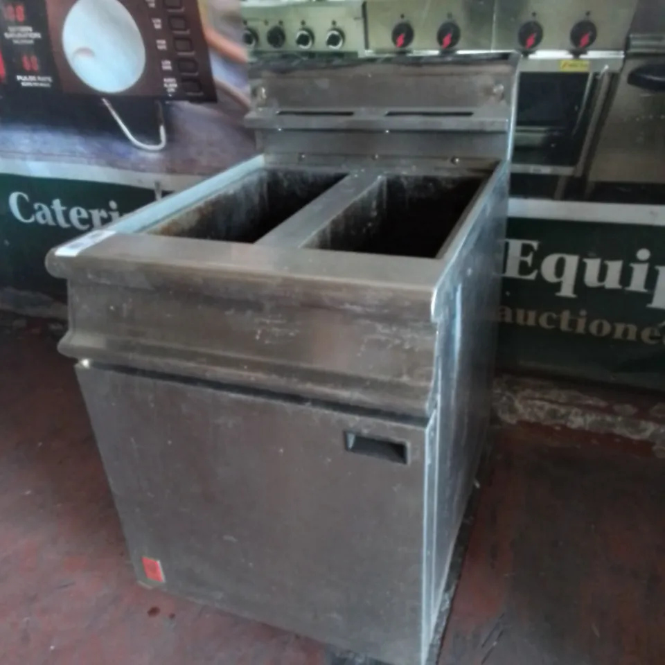 FALCON G3865 COMMERCIAL TWIN TANK FRYER 