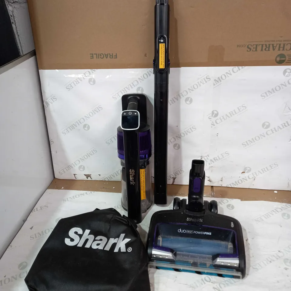 SHARK CORDLESS STICK VACUUM IZ390UKTQ