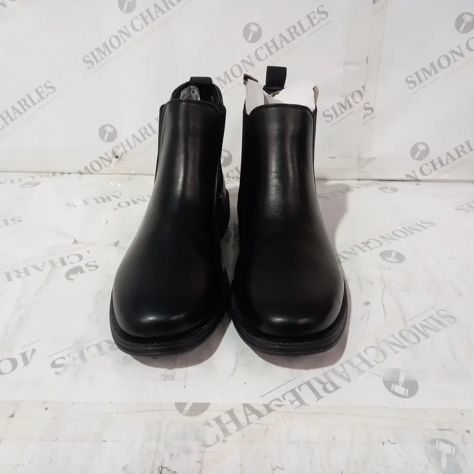 BECKETT BLACK LEATHER BOOTS