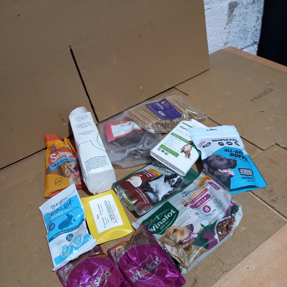 LOT OF 30 ASSORTED PET FOODS FOR CATS , DOGS ETC 