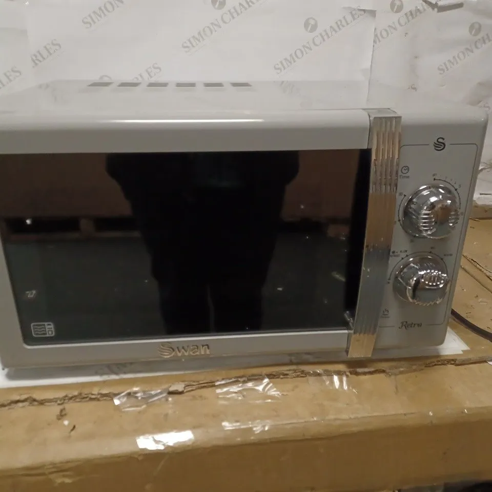SWAN RETRO SM22030GRN 20 LITRE MICROWAVE