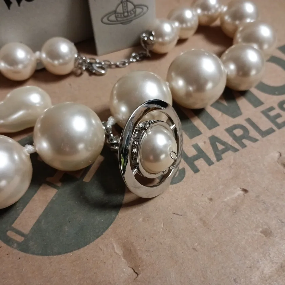 VIVIENNE WESTWOOD PEARL EFFECT NECKLACE WITH ORB PENDANT – BOXED