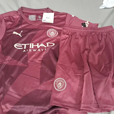 MANCHESTER CITY KIT FOR CHILDREN SIZE 24