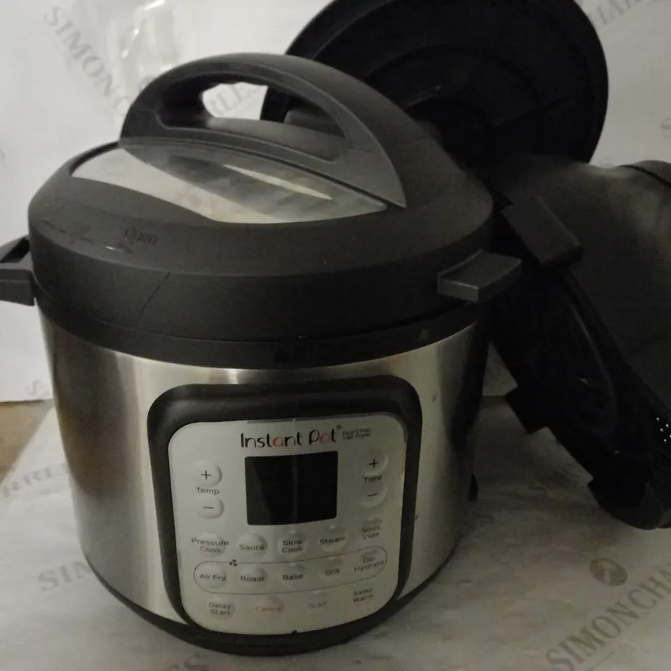 INSTANT POT DUO CRISP AIR FRYER MULTICOOKER