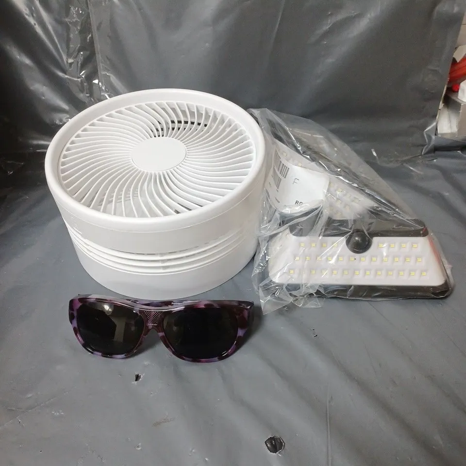 APPROXIMATELY 20 ASSORTED HOUSEHOLD ITEMS TO INCLUDE FOLDABLE FANS AND LED LIGHTS