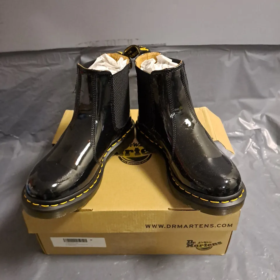 BOXED PAIR OF DR MARTENS PATENT LAMPER BOOTS IN BLACK SIZE UK 4