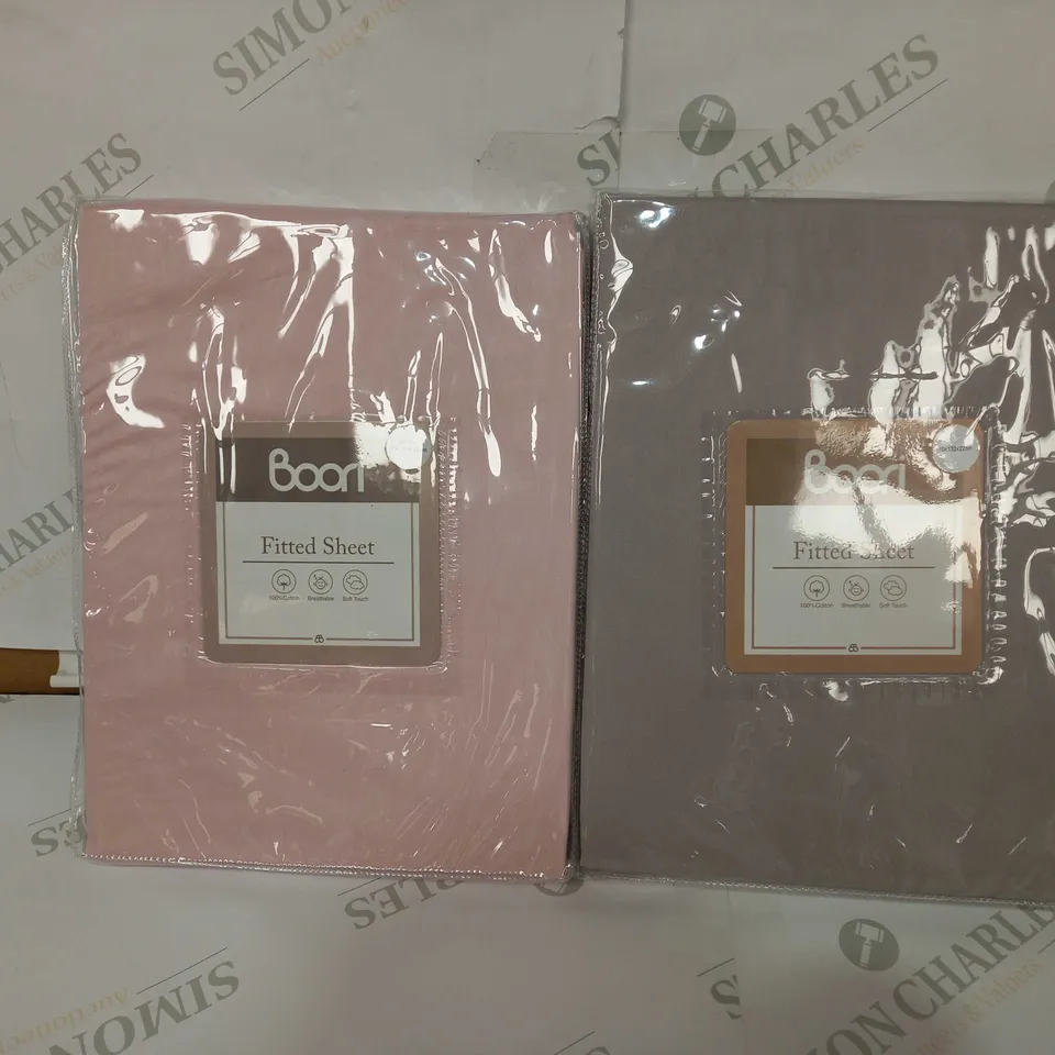 LOT OF 2 BOORI COT FITTED SHEETS IN GREY AND PINK