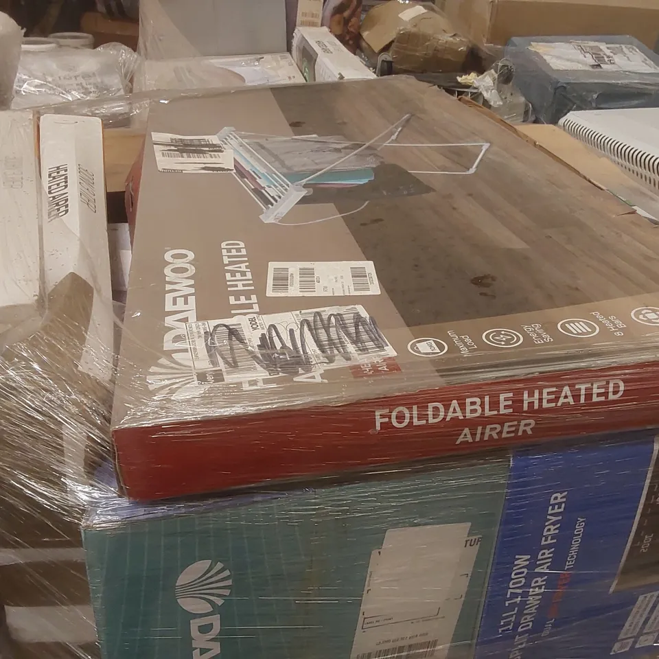 PALLET CONTAINING A VERY LARGE QUANTITY OF ASSORTED ELECTRIC ITEMS INCLUDING: DAEWOO 2500W OIL FILLED RADIATOR, 11L AIRFRYER, FOLDABLE HEATED AIRER ECT