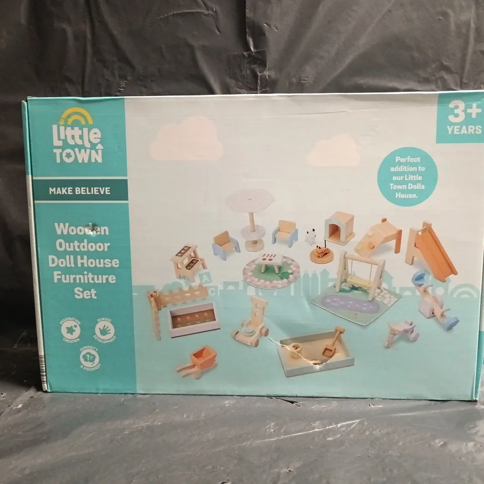 LITTLE TOWN WOODEN OUTDOOR DOLL HOUSE FURNITURE SET
