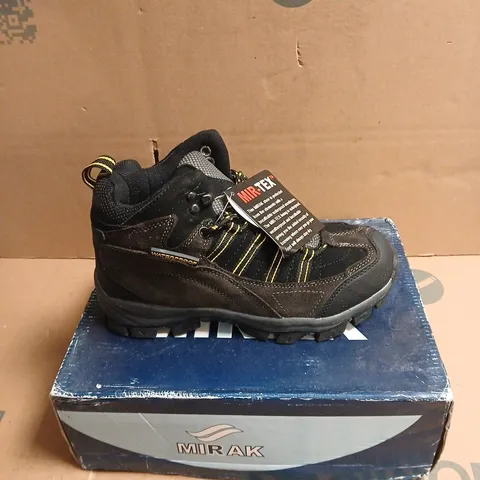 MIRAK WATERPROOF HIKING BOOTS – MIR-TEX, BLACK UK 3 BOXED