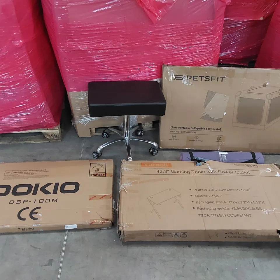 PALLET OF ASSORTED CONSUMER PRODUCTS TO INCLUDE: GAMING DESK, STOOL, DOKIO SOLAR PANEL, PET CRATE, YOGA MAT ECT