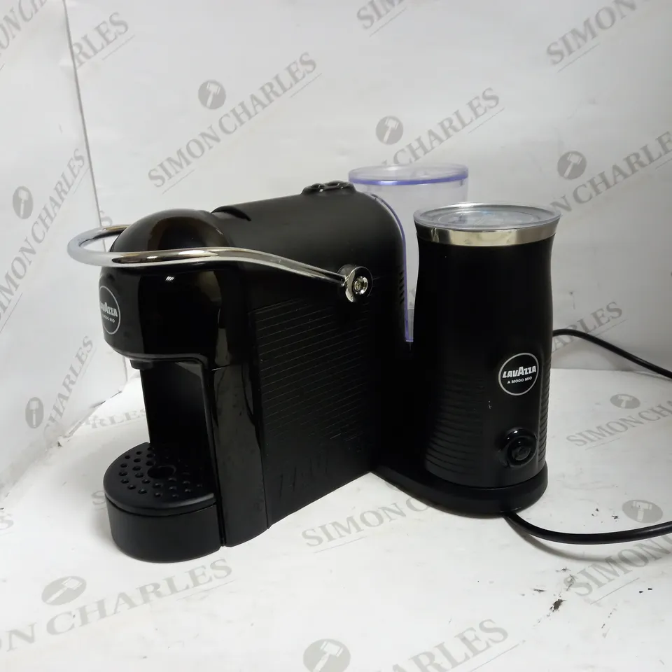 LAVAZZA JOLIE & MILK COFFEE MACHINE