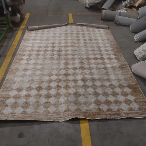 QUALITY GALEY ALIX X LIVABLISS MYRTLE AVENUE V RUG - 200 x 275cm