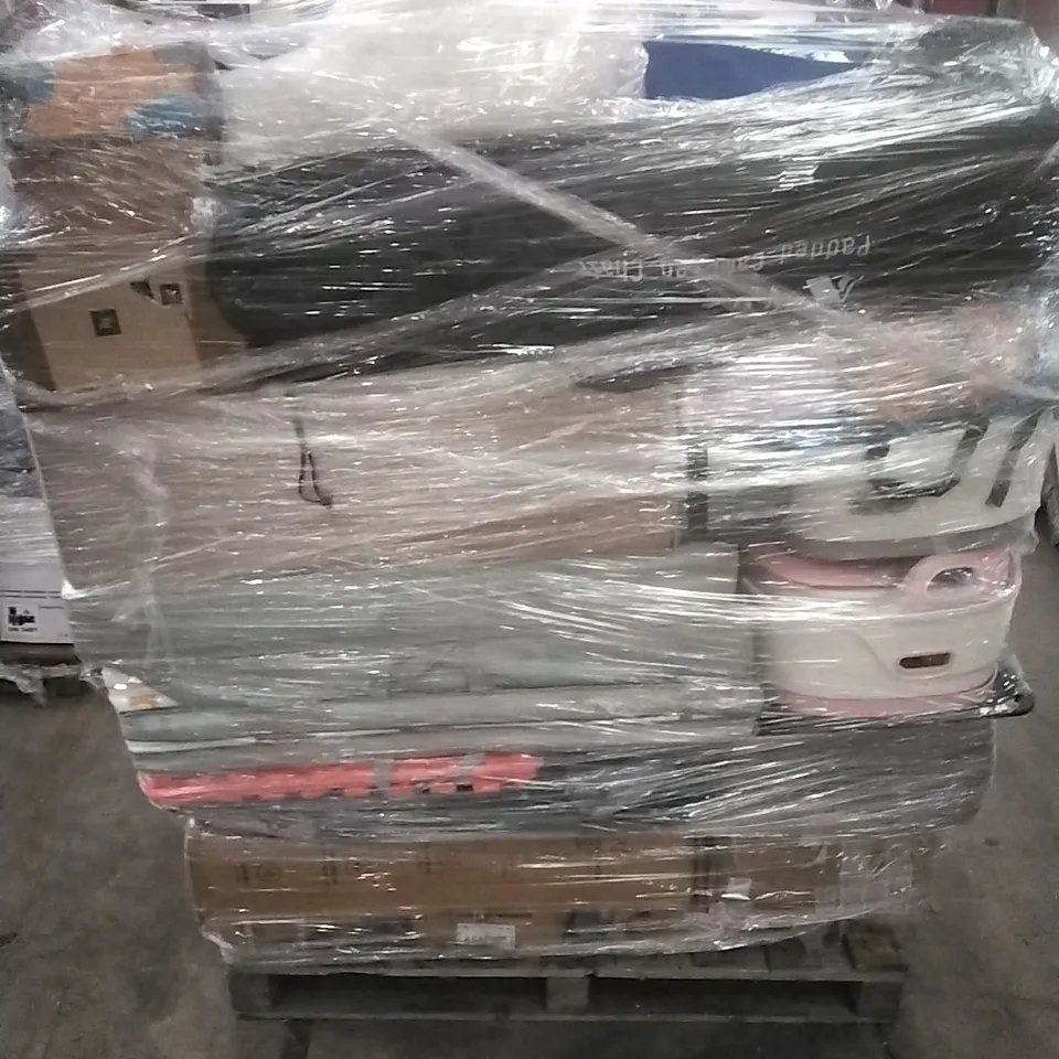 PALLET CONTAINING A LARGE QUANTITY OF ASSORTED HOUSEHOLD GOODS WHICH INCLUDE; SUITCASES, PARASOL BASES, FOLDING CHAIRS, CAMPING CHAIRS ETC