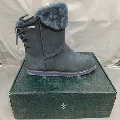 EMU AUSTRALIA BIRDWOOD WATERPROOF SHEEPSKIN BOOTS - MIDNIGHT BLUE, SIZE 7
