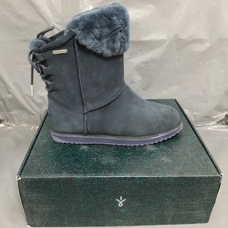 EMU AUSTRALIA BIRDWOOD WATERPROOF SHEEPSKIN BOOTS - MIDNIGHT BLUE, SIZE 7