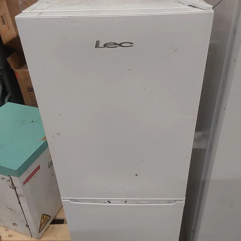 LEC FREESTANDING FRIDGE FREEZER