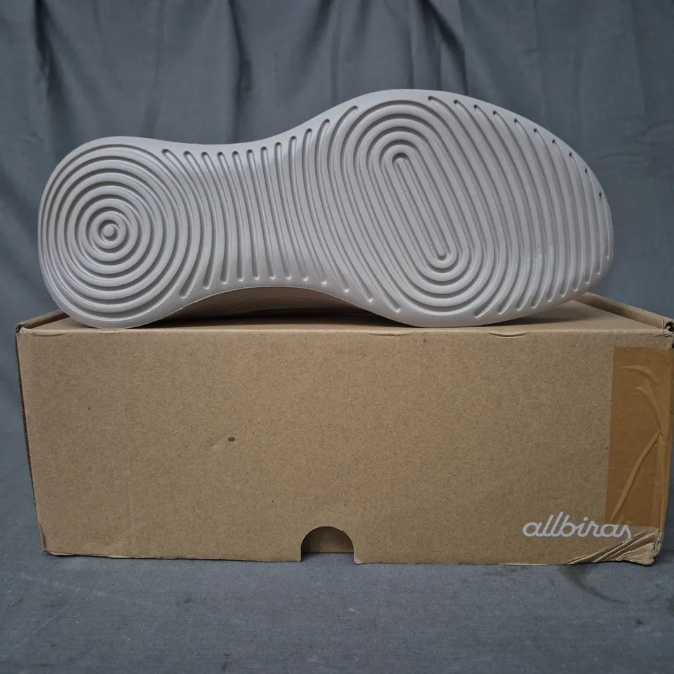 BOXED PAIR OF ALLBIRDS WOOL RUNNER 2 SHOES IN BEIGE UK SIZE 8 - 8.5