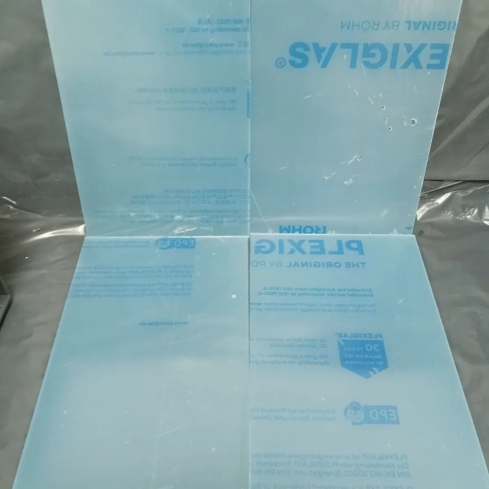 APPROXIMATELY 25 30X20CM PLASTIC SHEETS 