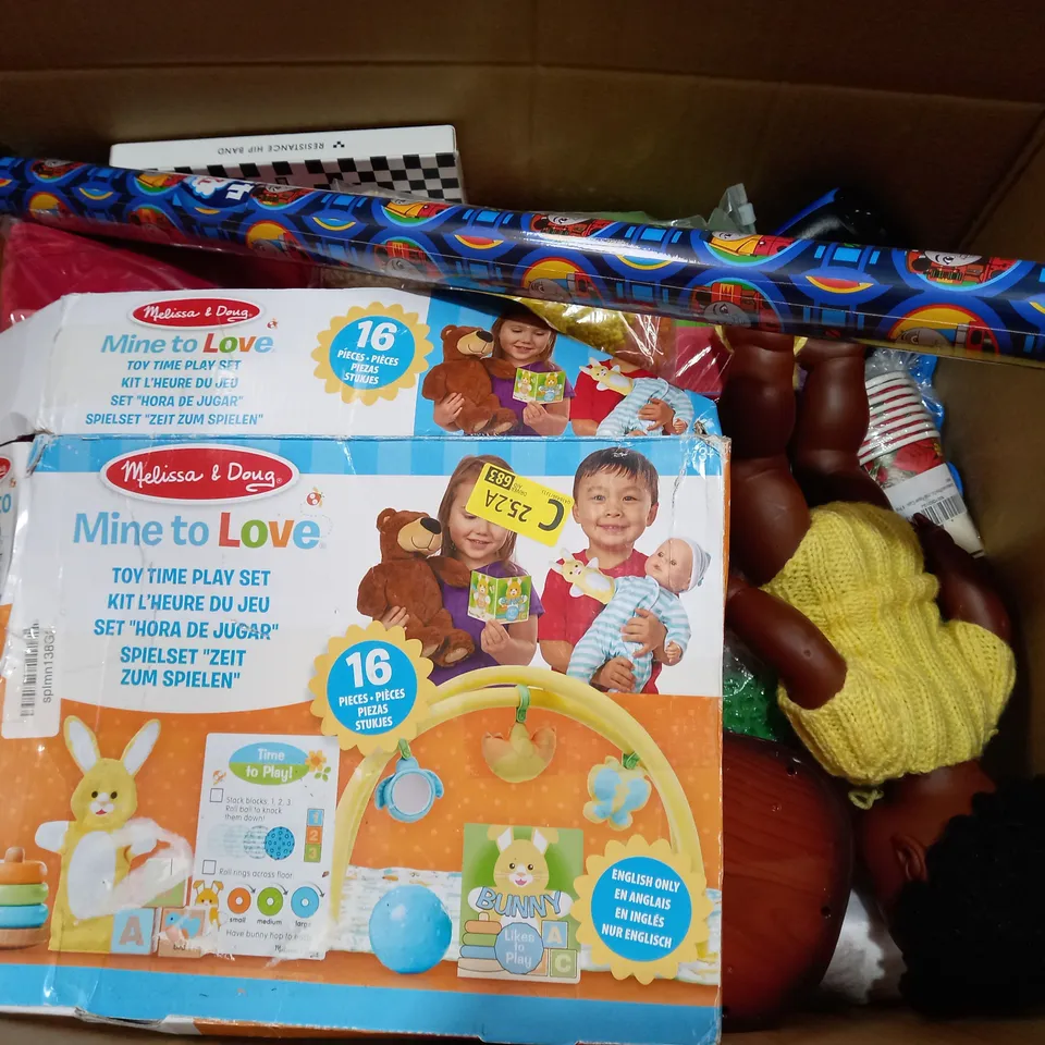 BOX OF APPROX 20 ASSORTED TOYS TO INCLUDE - COLOUR HEADS & TAILS - STRETCH ARMSTRONG - I LOVE YOU TEDDY BEAR ECT