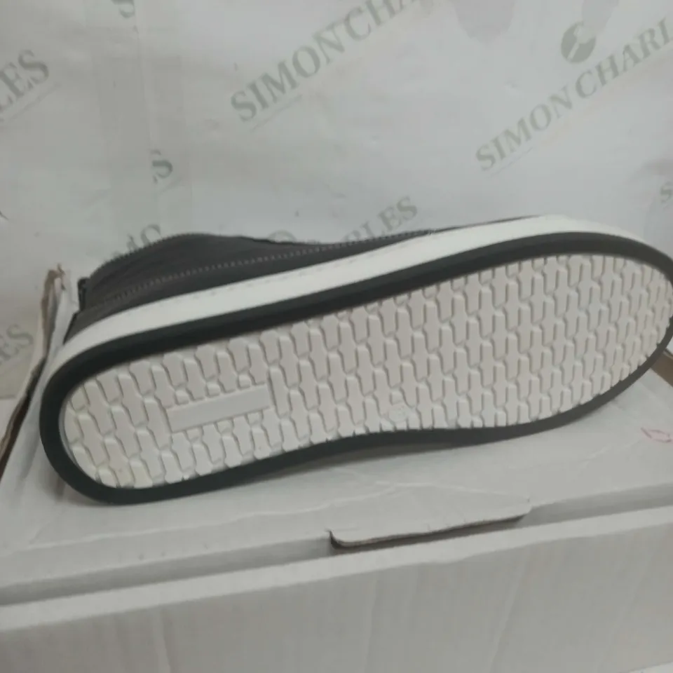 LEATHER HIGH TOP BOOTS DARK BROWN SIZE 5